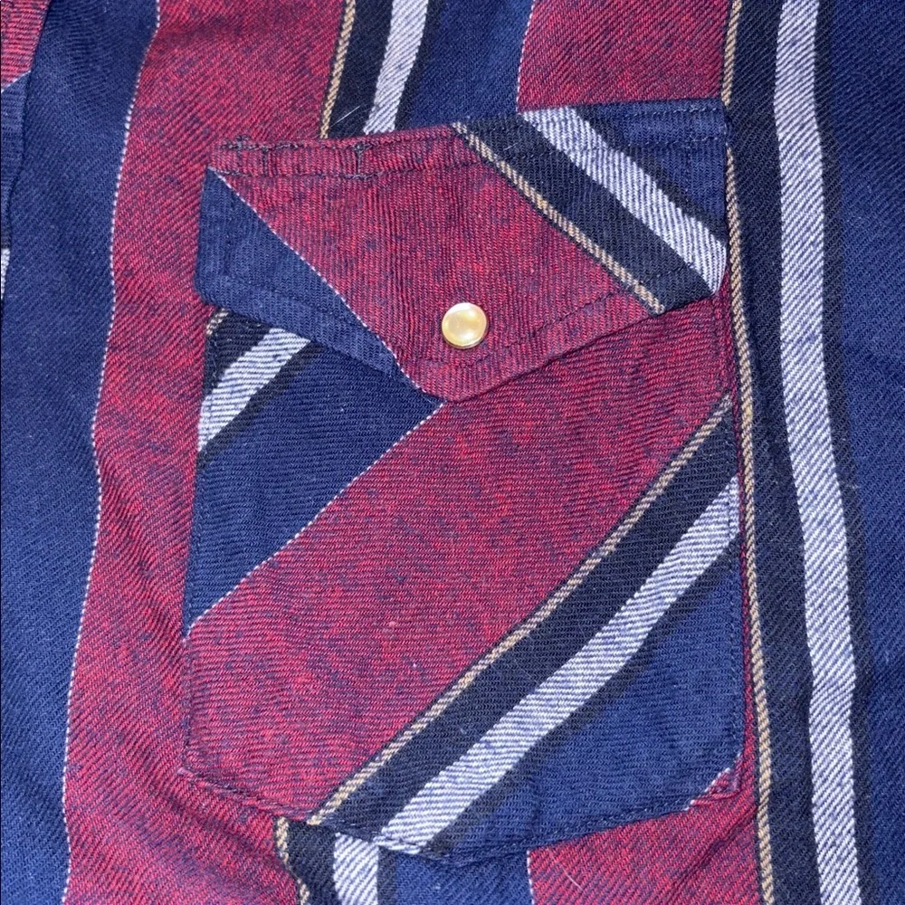 Wrangler Mens Vintage XL Burgundy and Navy Striped Long Sleeve Flannel Shirt